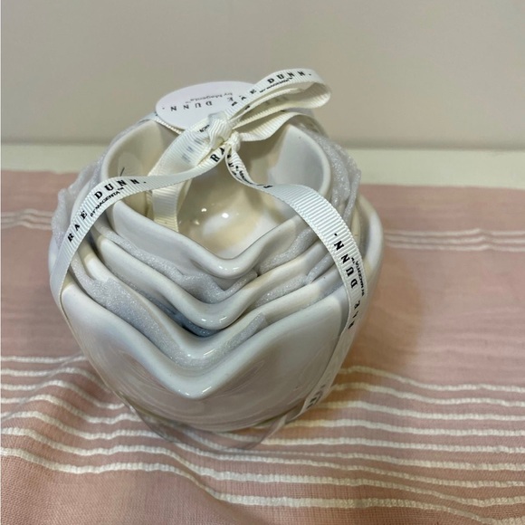 TEAPOT Rae Dunn Measuring Cups - Picture 3 of 5